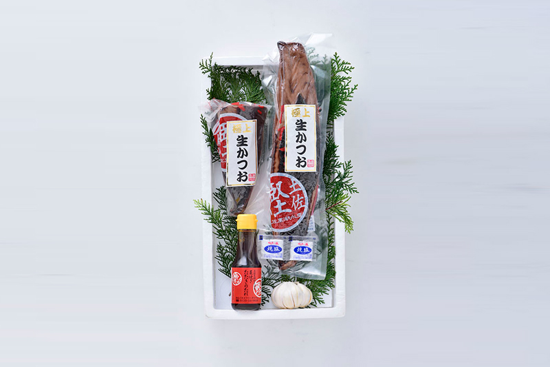 藁焼き生かつおたたき1本とハーフセット
